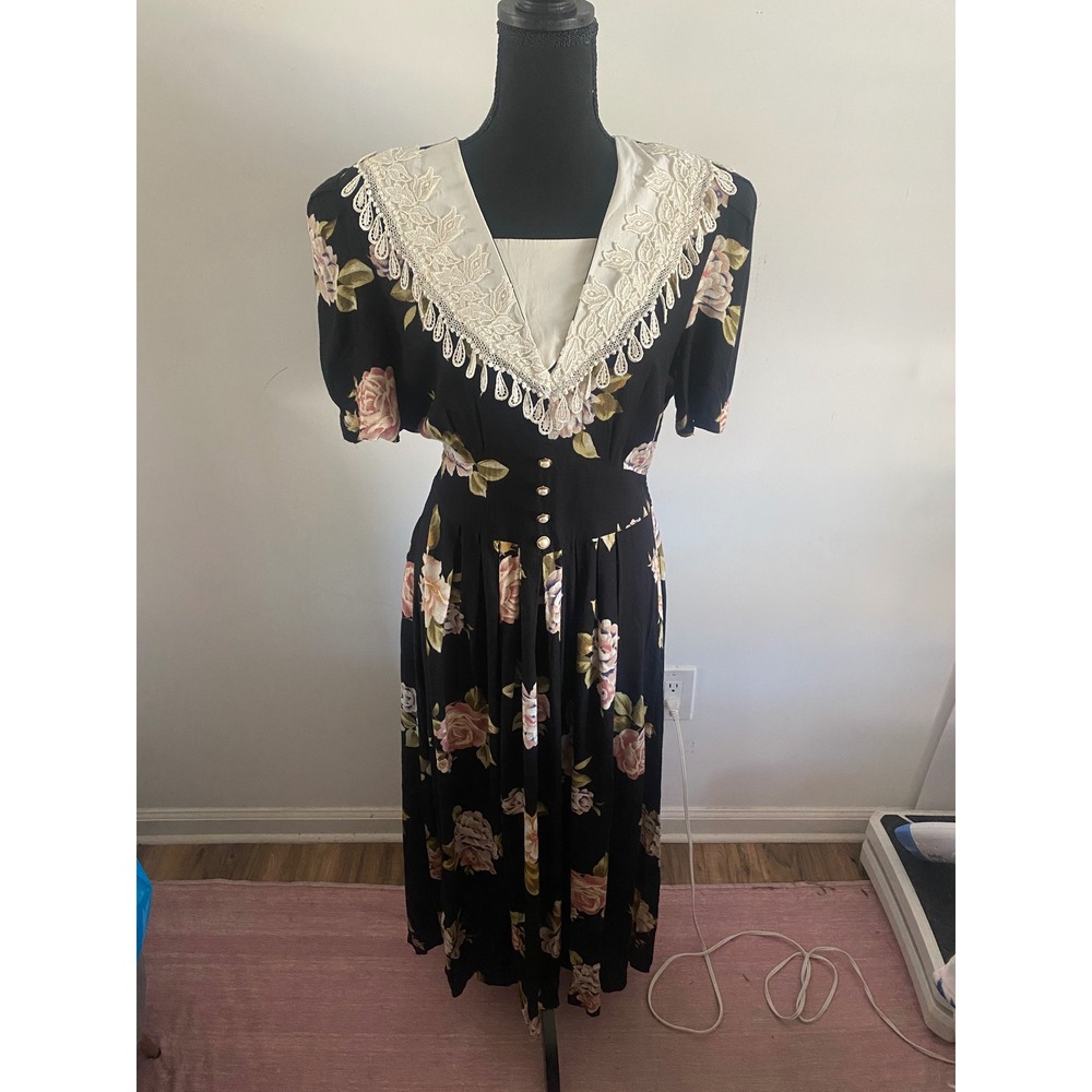 Vintage Black‎ Floral Maxi Dress Puff Sleeve Lace Collar Button Front Midi